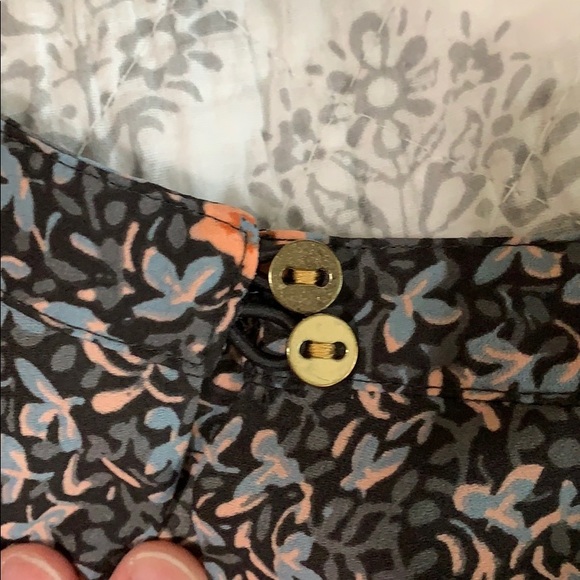 Loft Floral Long Sleeve Top - Picture 6 of 7